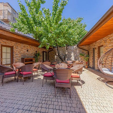 Boutique Living Hotel Erevan Exterior foto