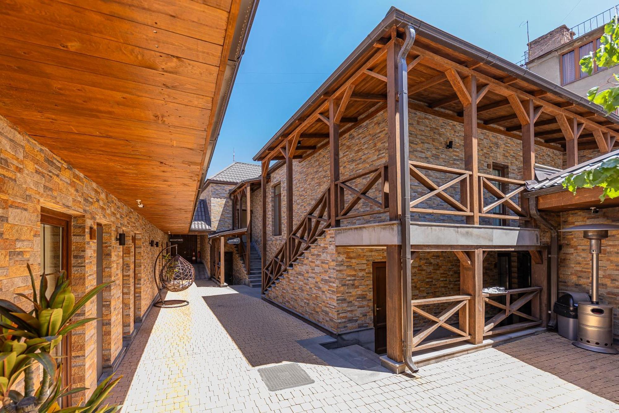 Boutique Living Hotel Erevan Exterior foto