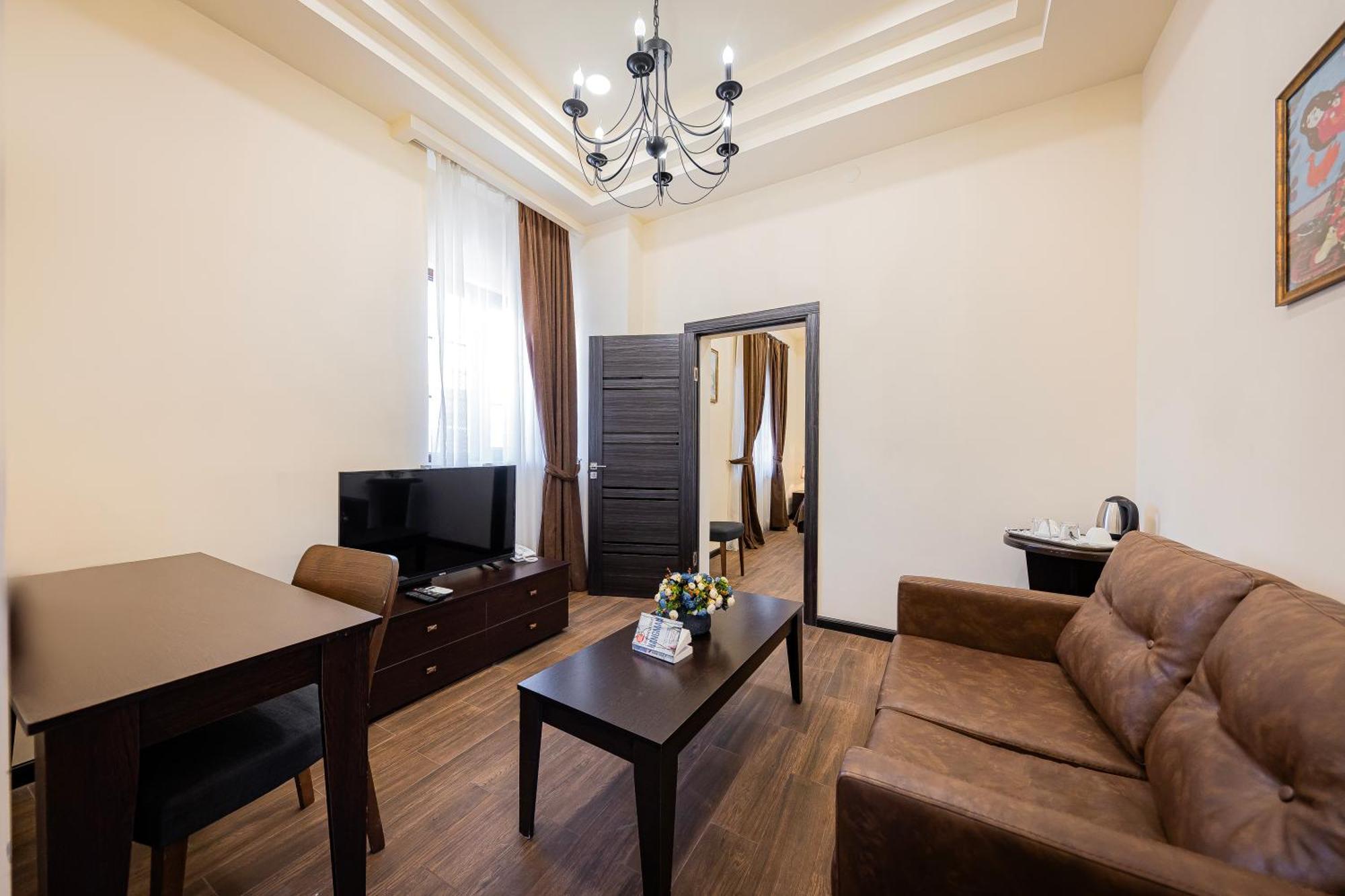 Boutique Living Hotel Erevan Exterior foto
