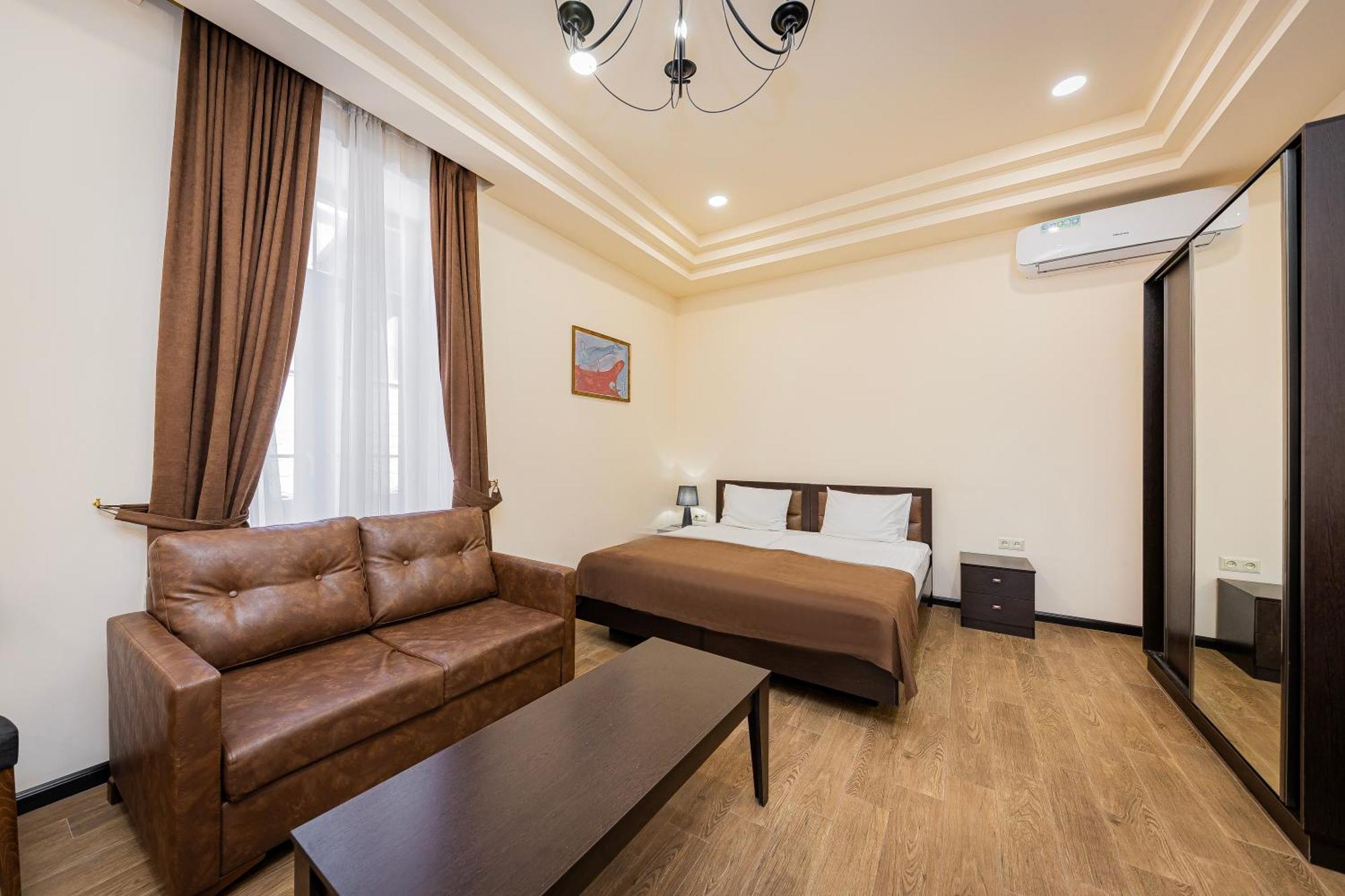 Boutique Living Hotel Erevan Exterior foto