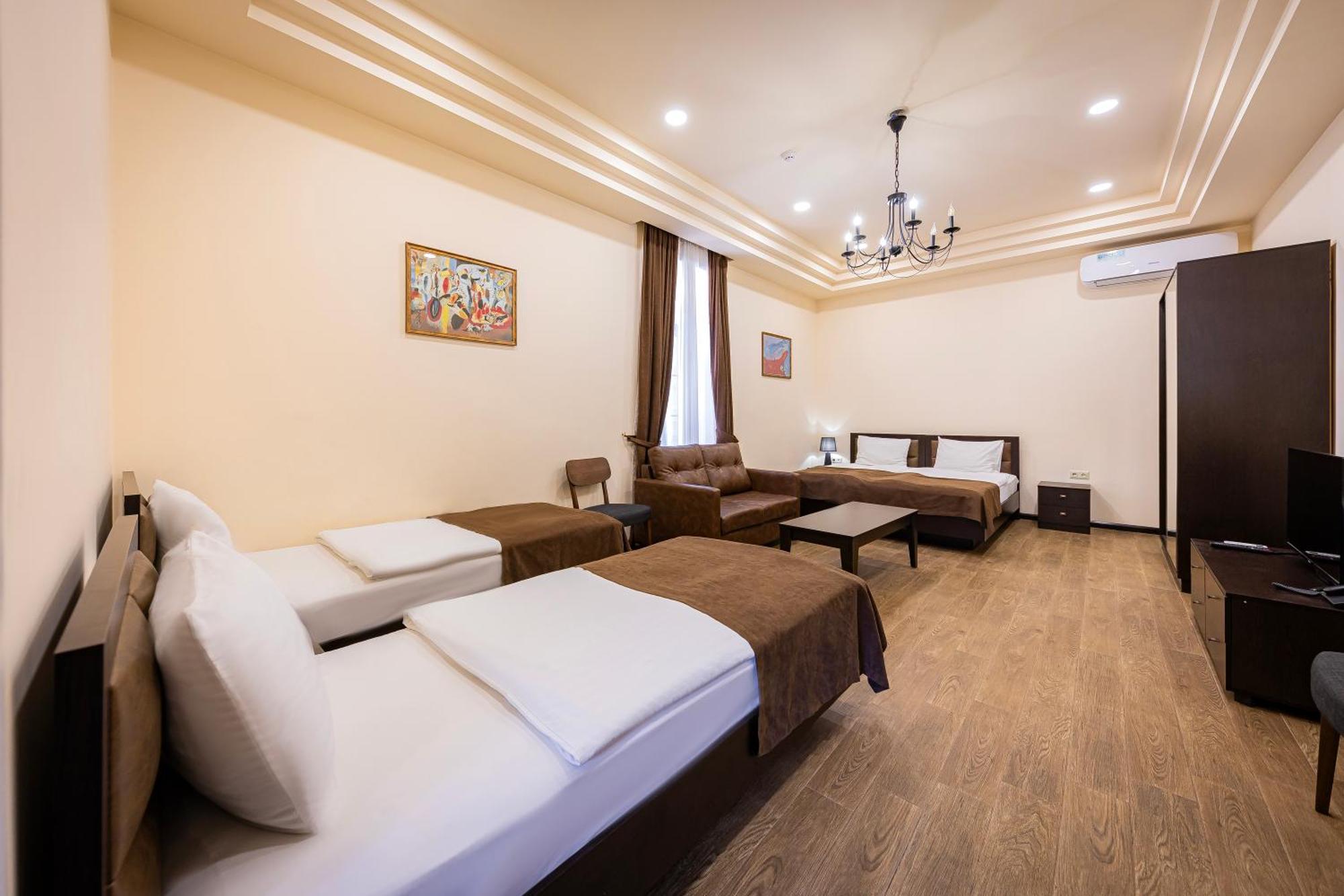 Boutique Living Hotel Erevan Exterior foto