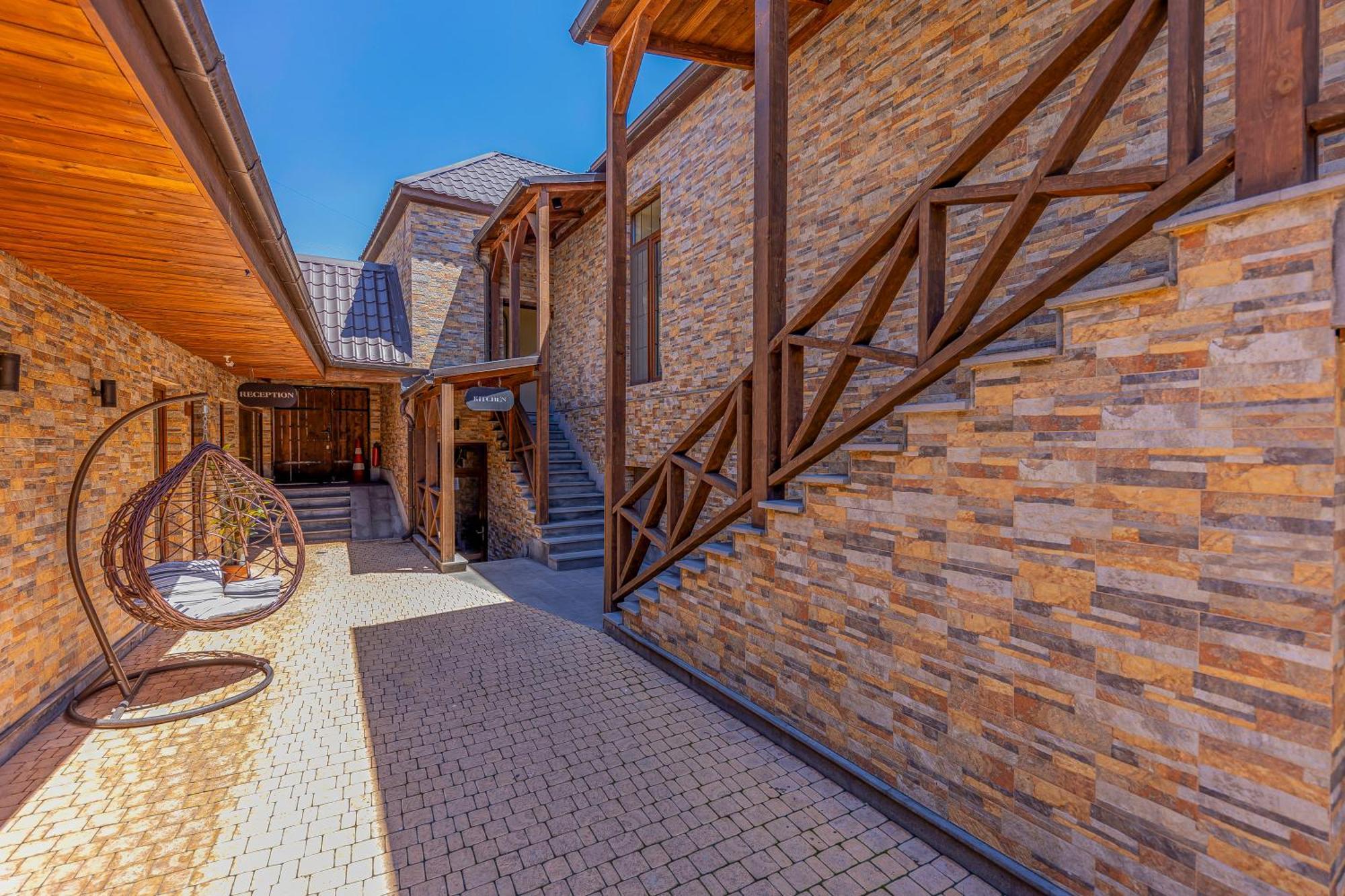 Boutique Living Hotel Erevan Exterior foto