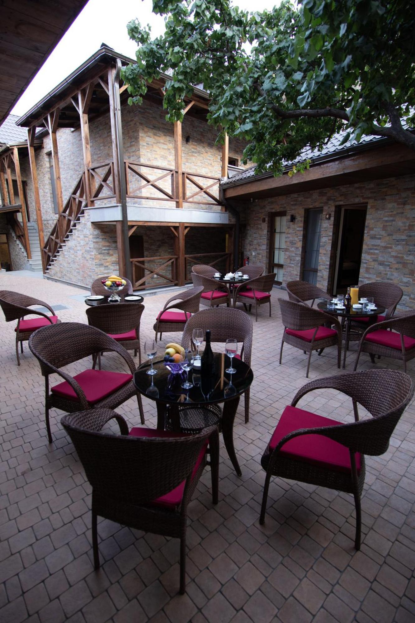 Boutique Living Hotel Erevan Exterior foto
