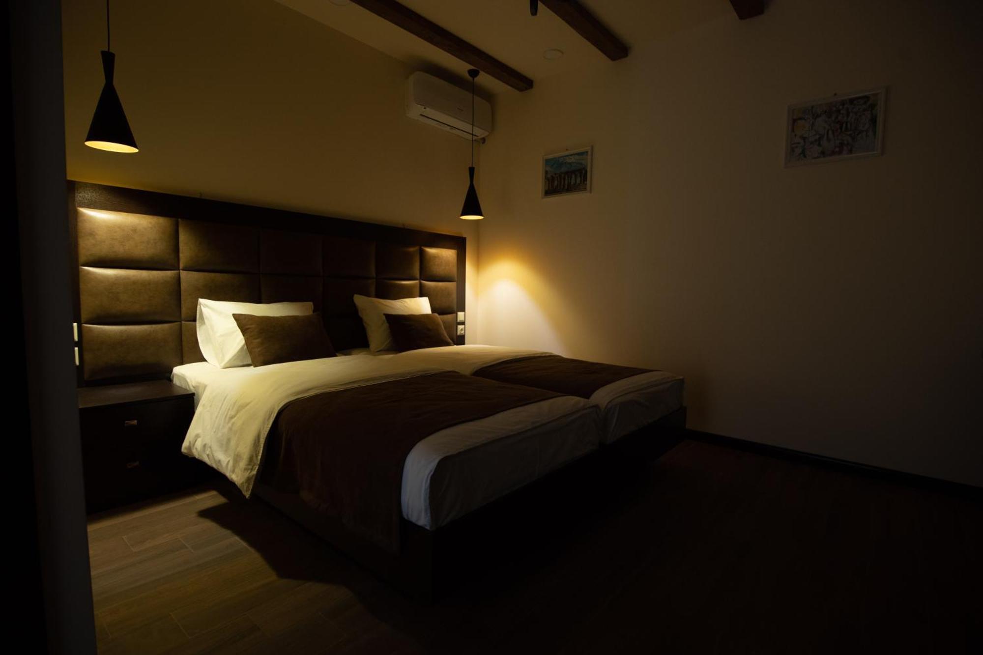 Boutique Living Hotel Erevan Exterior foto