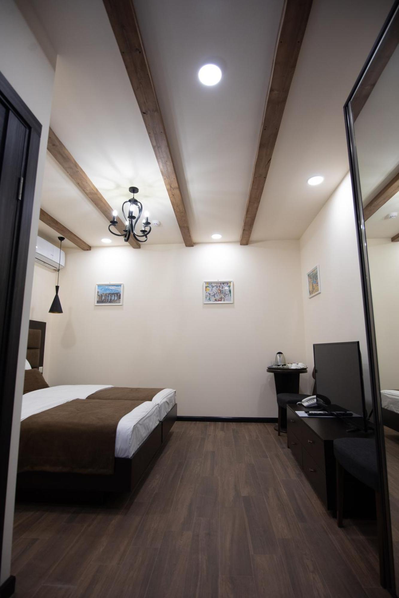 Boutique Living Hotel Erevan Exterior foto