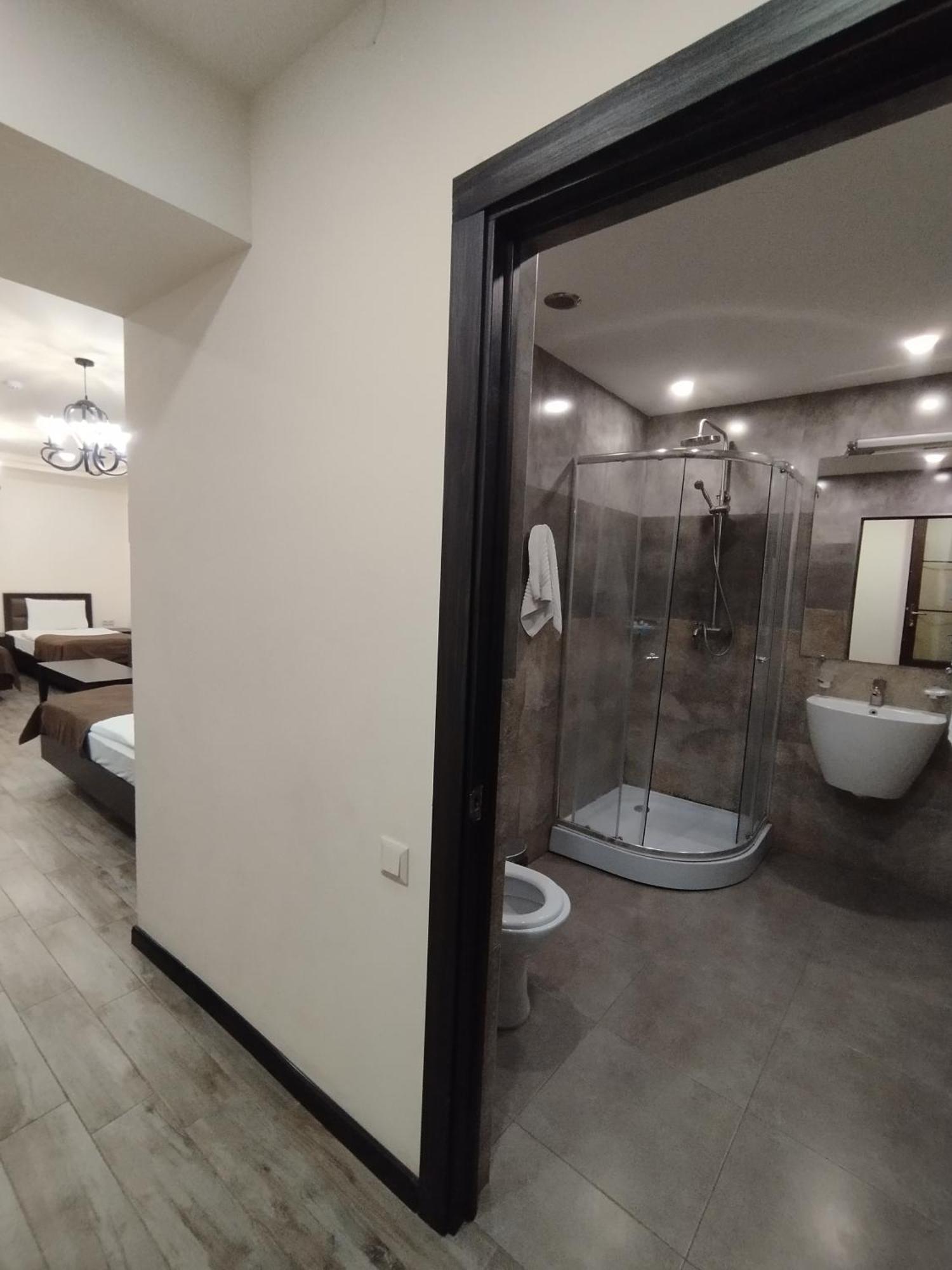 Boutique Living Hotel Erevan Exterior foto