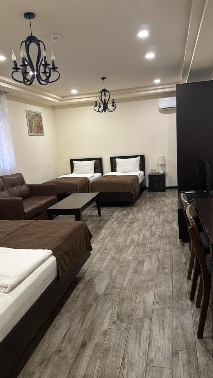 Boutique Living Hotel Erevan Exterior foto
