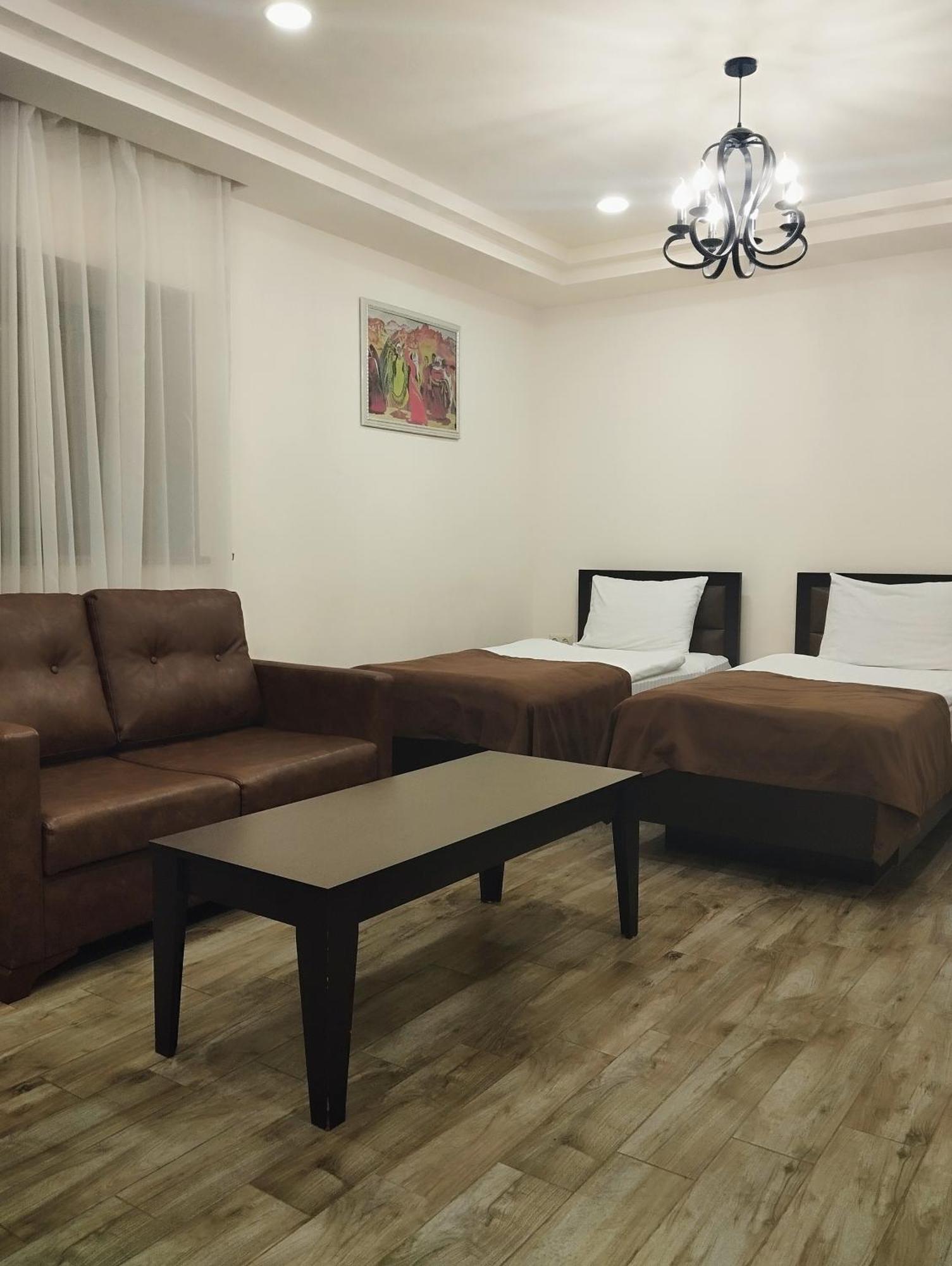 Boutique Living Hotel Erevan Exterior foto