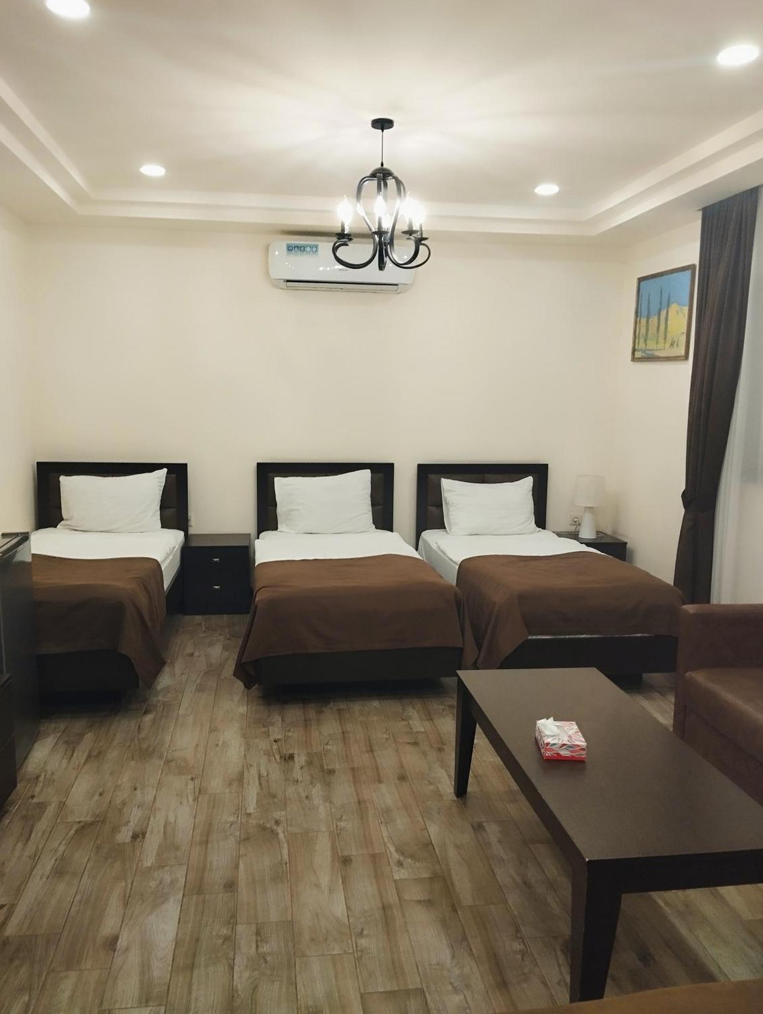 Boutique Living Hotel Erevan Exterior foto