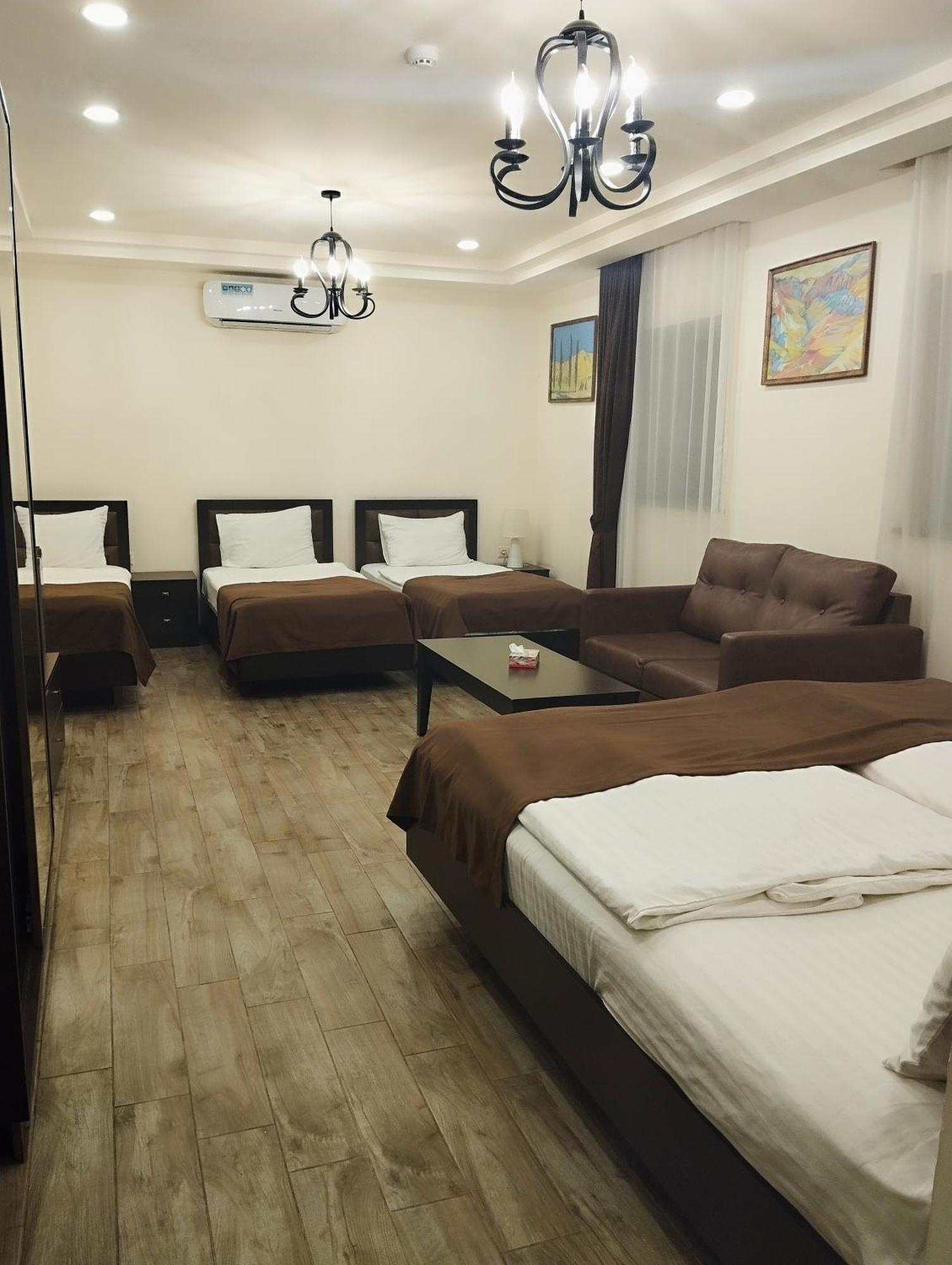 Boutique Living Hotel Erevan Exterior foto