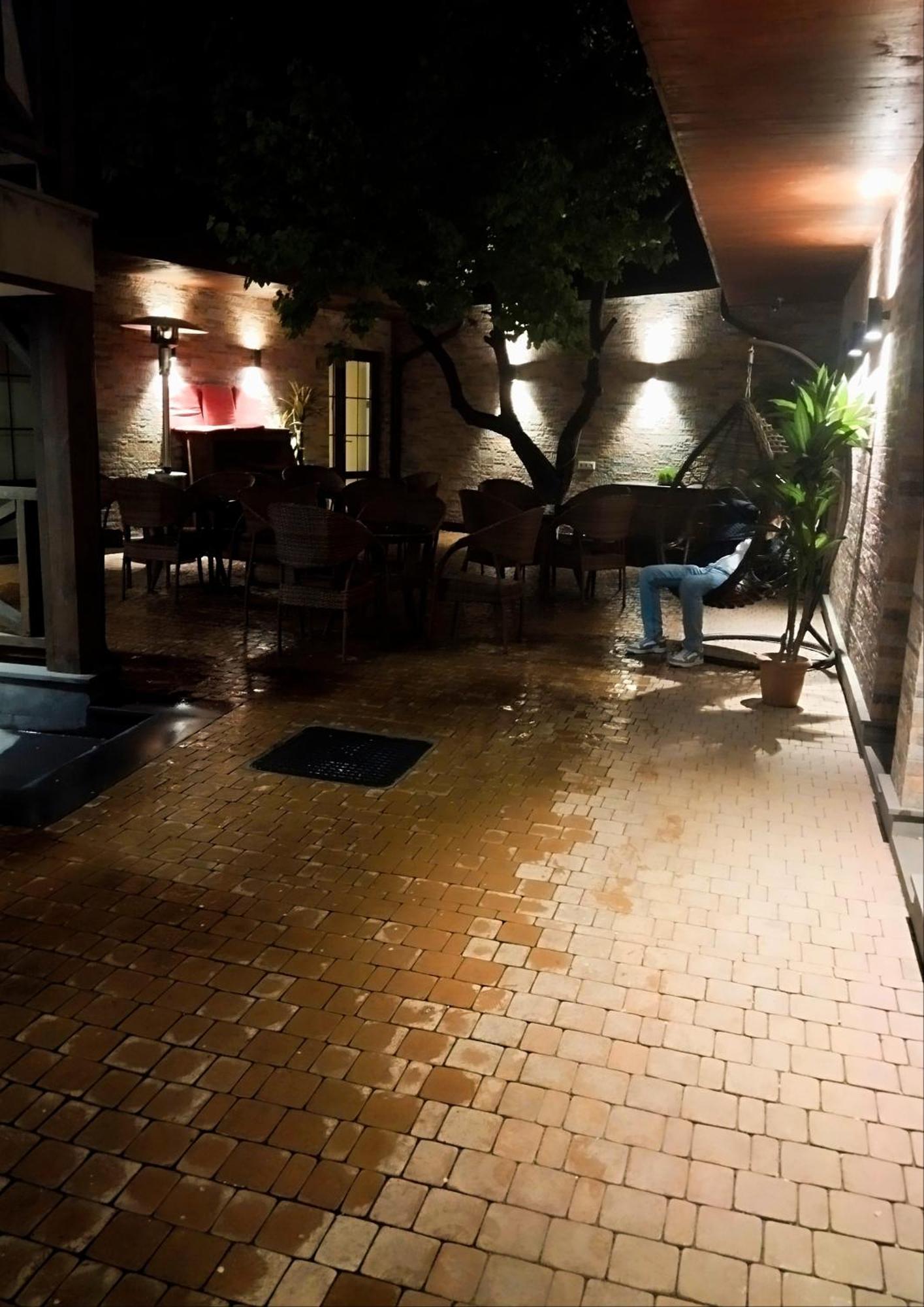 Boutique Living Hotel Erevan Exterior foto