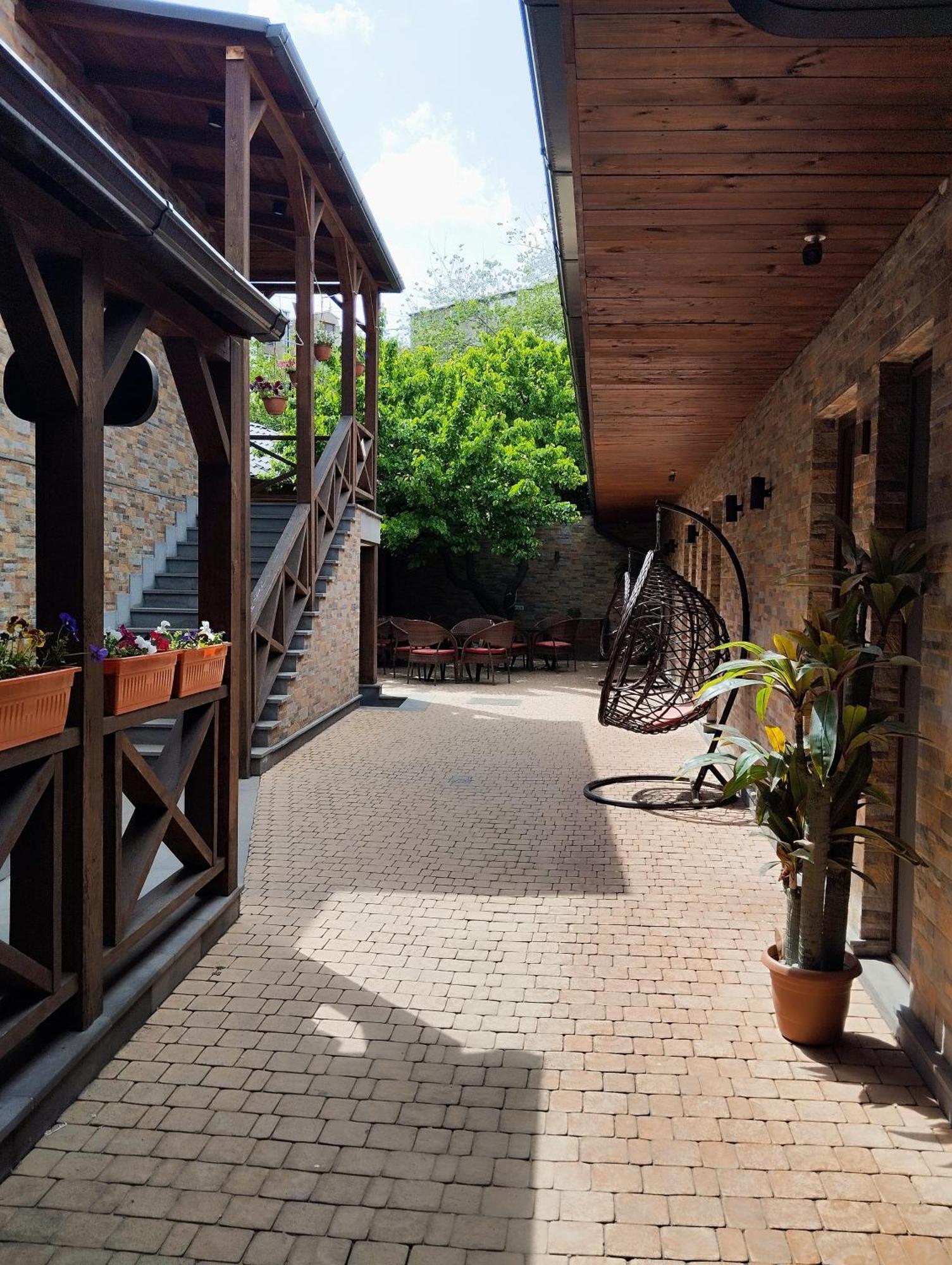 Boutique Living Hotel Erevan Exterior foto